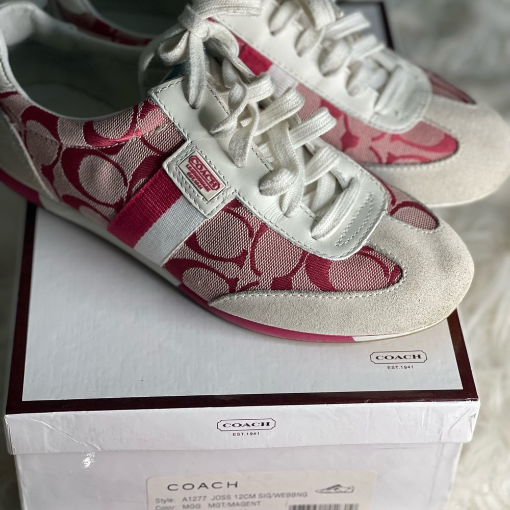 Coach Women pink shoes & pink Wristlet